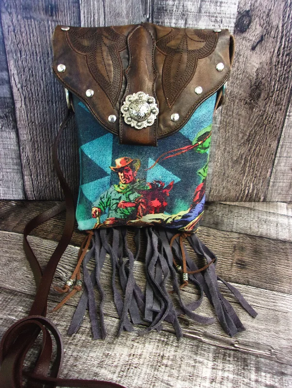 Stylish Bags For Fashion Influencers And Bloggers Small Cowboy Boot Purse sm295