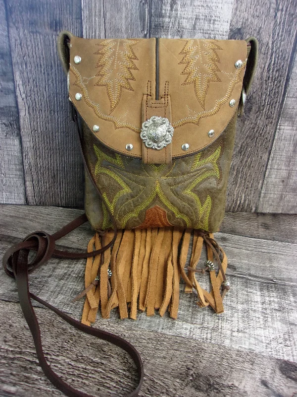 Trend Alert Small Cowboy Boot Purse sm301