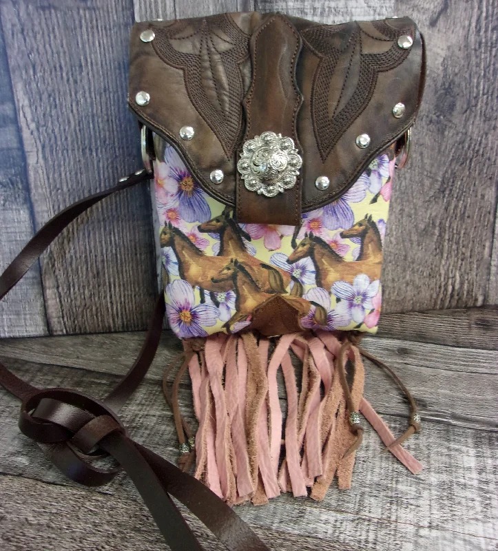 Step Ahead, Lead The Trend Small Cowboy Boot Purse sm303