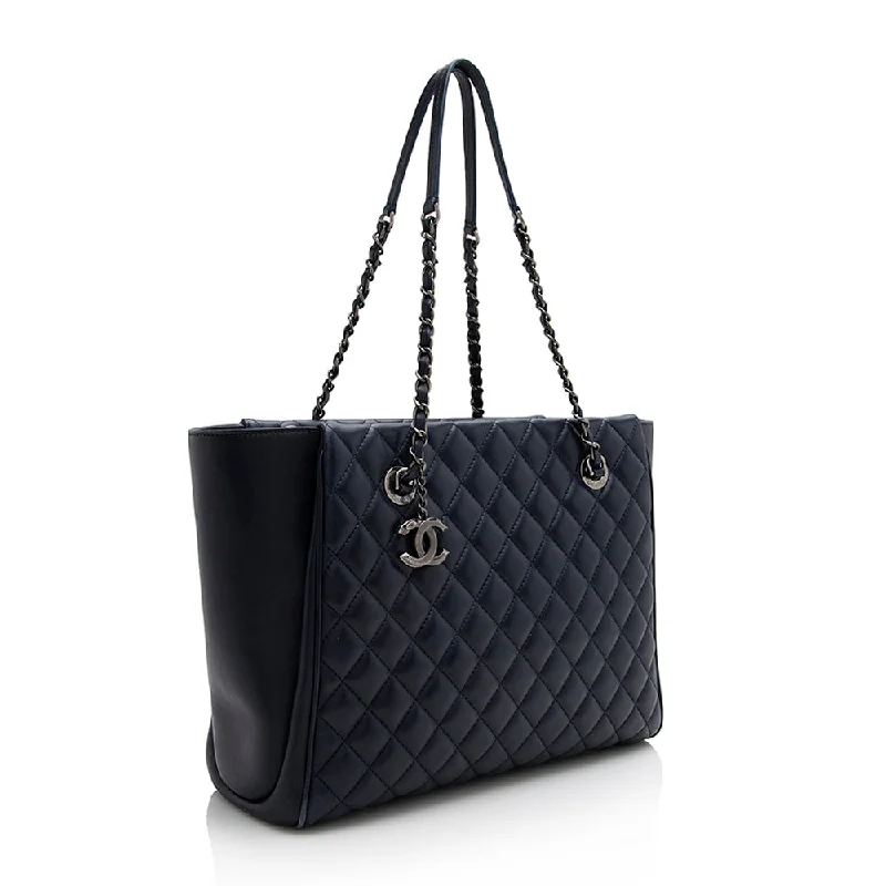 Designer Bags For Luxury Collectors With Offers Chanel Quilted Lambskin CC Zip Large Tote (SHF-21917)