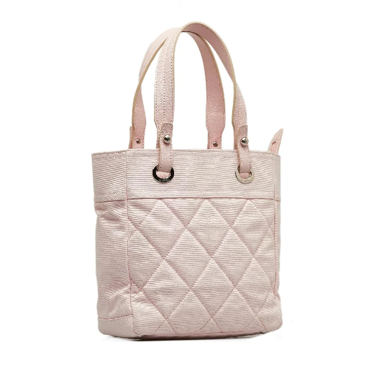 Bags For Free-Spirited And Artistic Styles Chanel Small Paris-Biarritz Tote (SHG-76w84N)