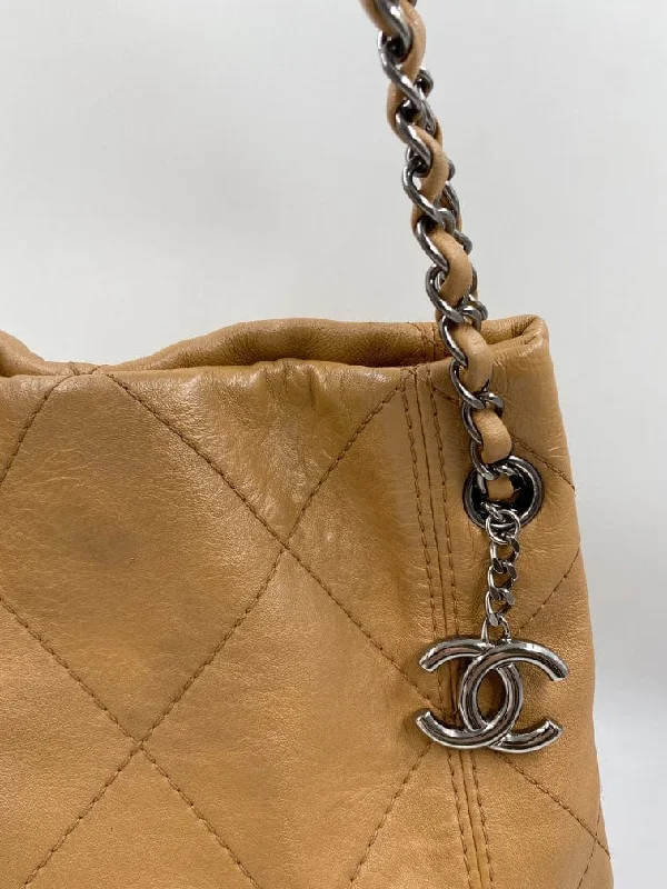 Festival Bags For Concerts And Events Chanel Tote Bag w Chain Handles