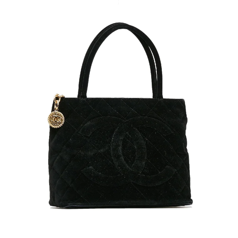 Bag Deals Chanel Velvet Medallion Tote (SHG-O6Jpwf)