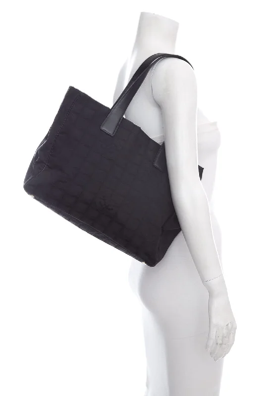 Limited-Time Offer On Trendy Bags Chanel Vintage 2004 Nylon Logo Black Tote