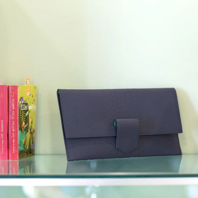 Eco-Friendly Bags With Discounts Nour Leather Clutch by Lyliad