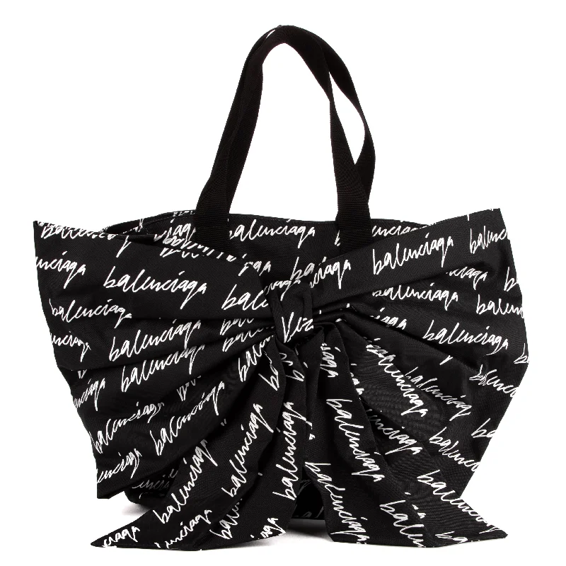 Chic Bags For Office Professionals And Urban Dwellers Ribbon tote